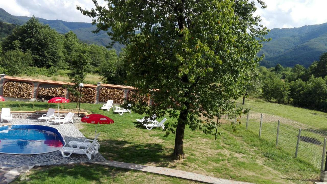 Комплекс Тянкови Къщи ヴァルシェツ エクステリア 写真